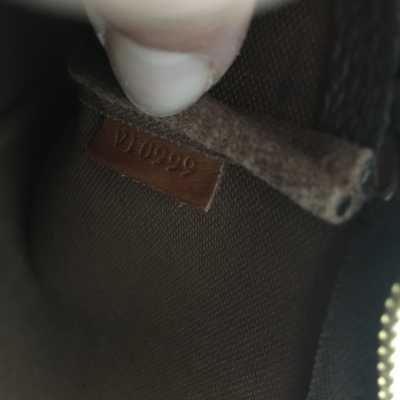 Louis Vuitton Pochette Accessories - Picture 6 of 8